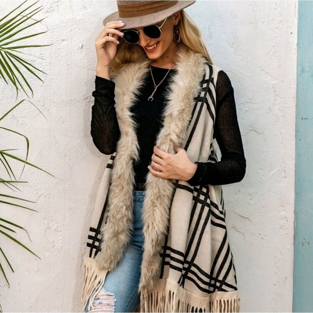 Plaid Pattern Fuzzy Trim Fringe Hem Cardigan